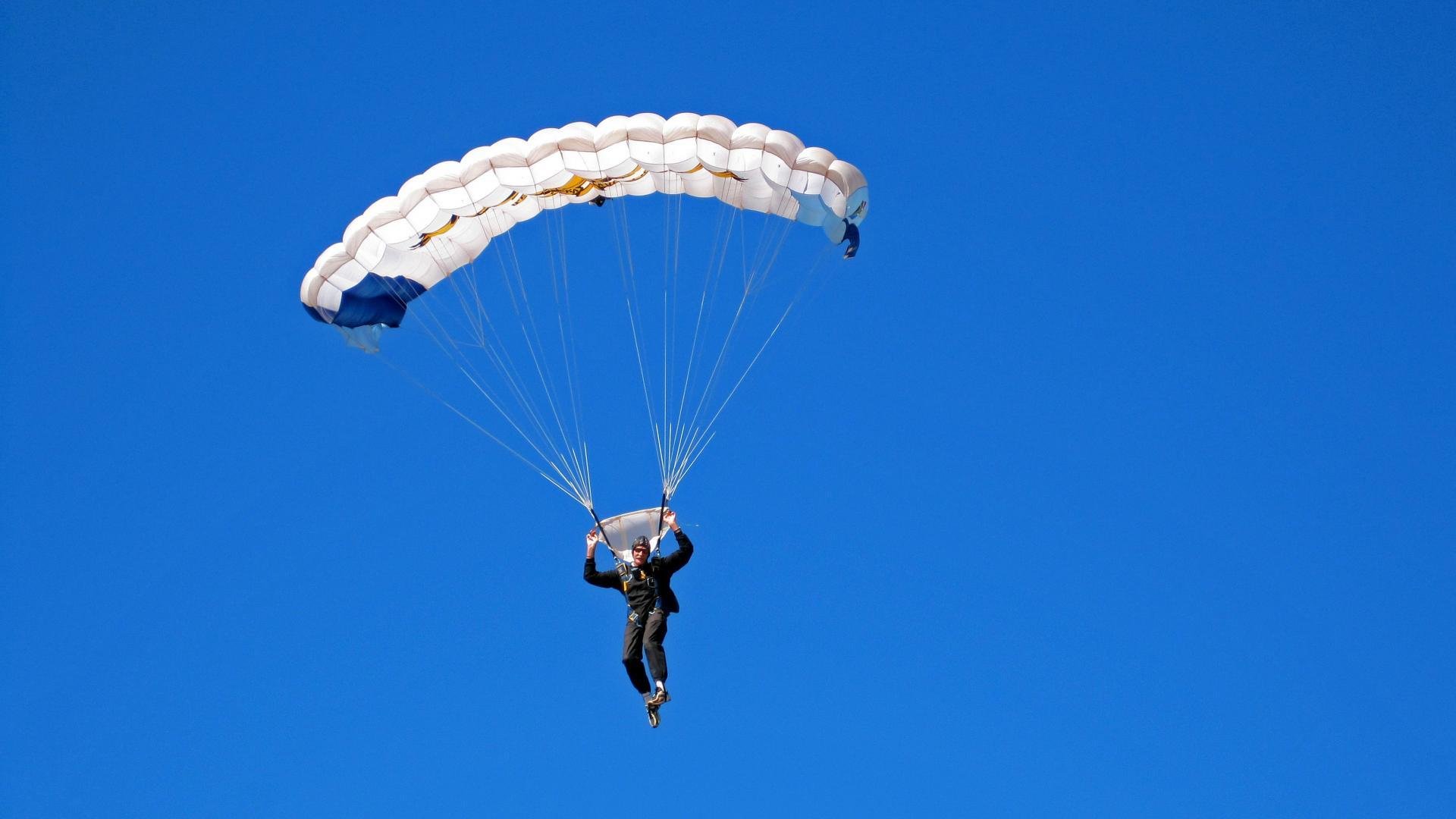 鸟巢电竞夜太夸张！万人齐喊“KPL无敌”现场效果爆表